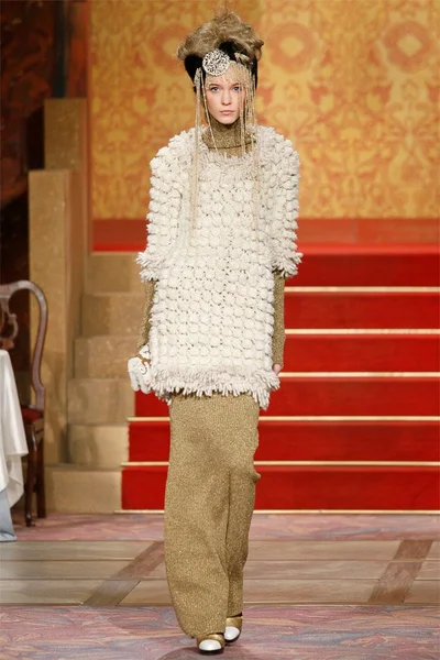 Look 15